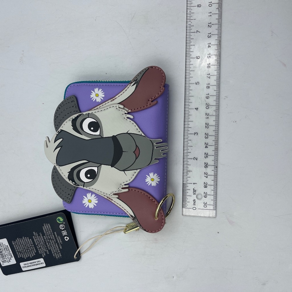 NEW Disney NYCC Exclusive 2022 The Hunchback of Notre Dame Djali Wallet - Picture 2 of 7